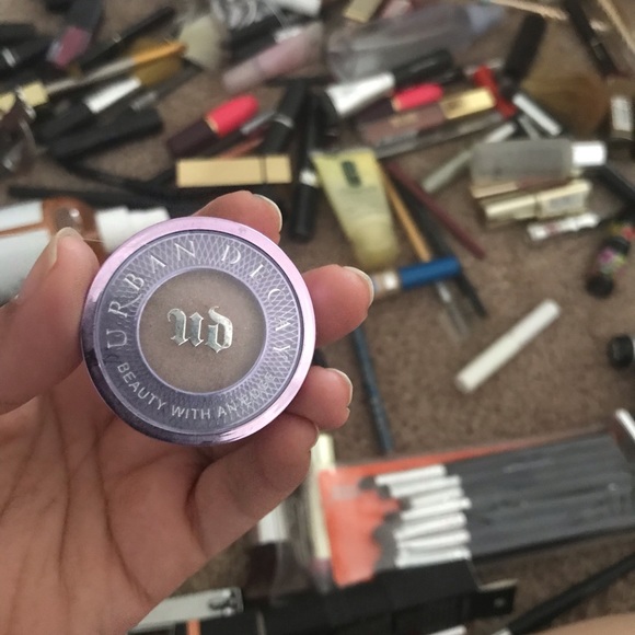 Makeup - Picture 16 of 16